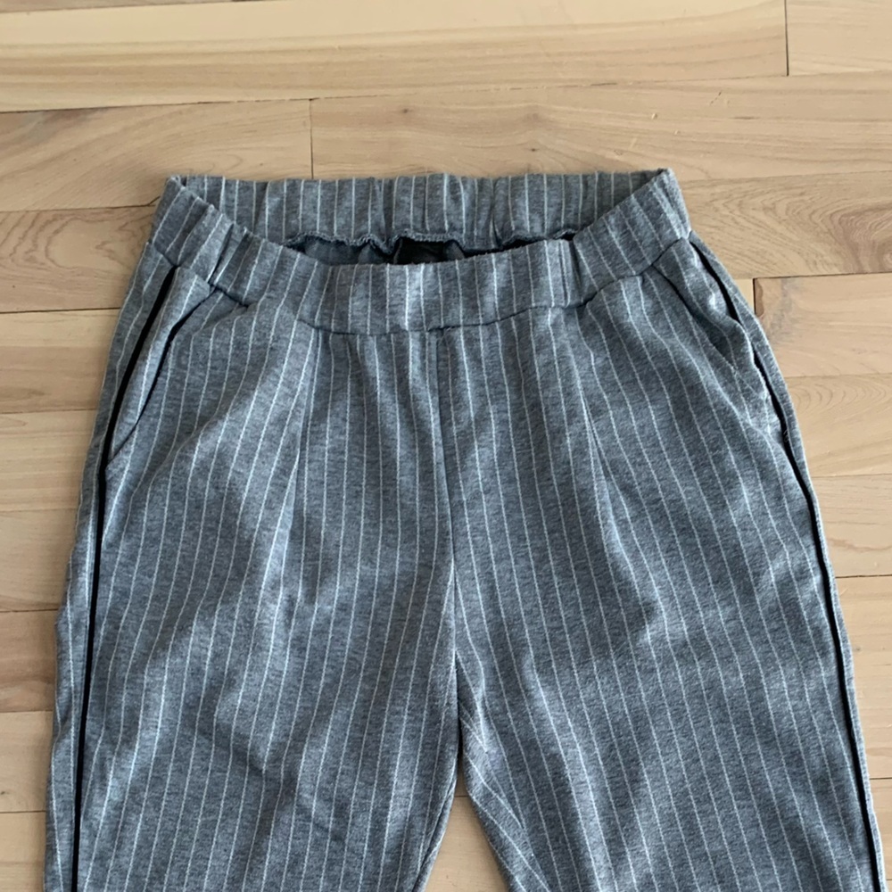 Gray Pinstripe Cropped 7/8 Pants | Relaxed Fit Elastic Waist Minimalist Trousers - Picture 3 of 10